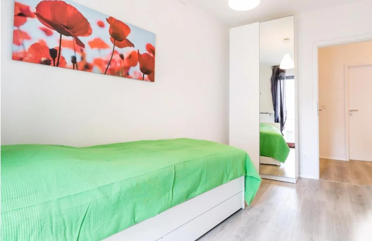 Homefy Oldtown Apartment - 6 People - 2 Bath - Balcony - Top Location Dusseldorf 0*,  Germany