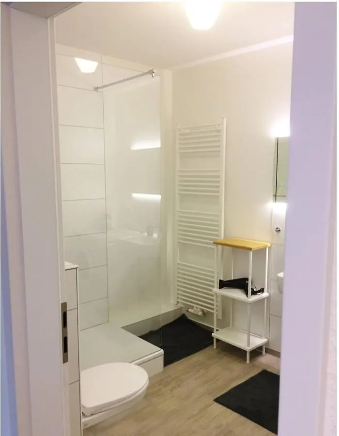 Homefy Oldtown Apartment - 6 People - 2 Bath - Balcony - Top Location Dusseldorf